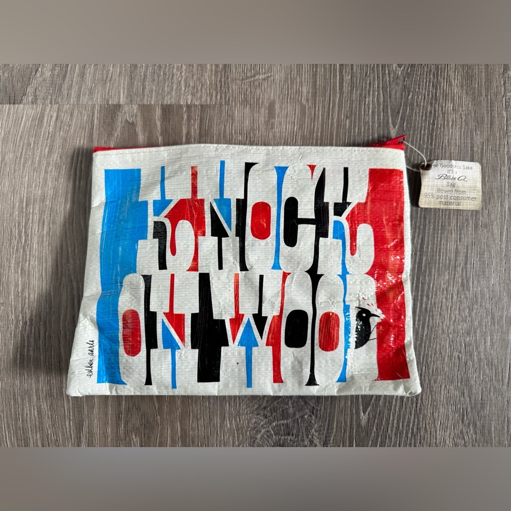Blue Q zippered pouch